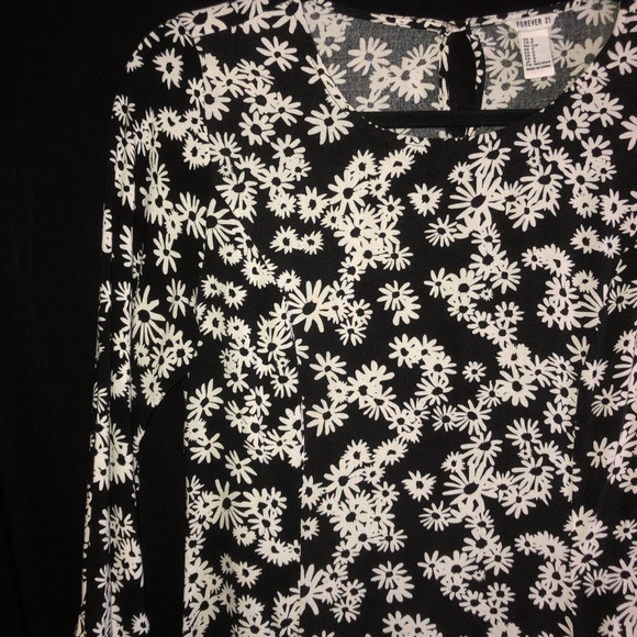Floral Large pocket Dress - Picture 1 of 5